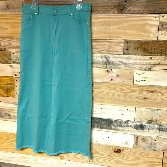 Sewn + Seen size Large sage color high waisted slight distress wide legged Jean - Picture 1 of 13